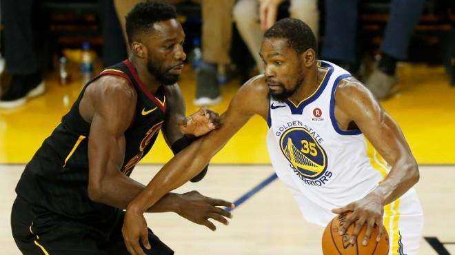 他利用自己 他利用自己