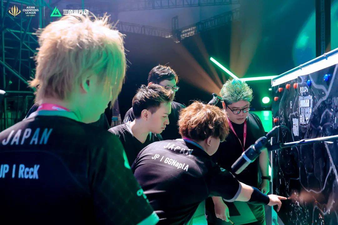 队拿到总冠 队拿到总冠