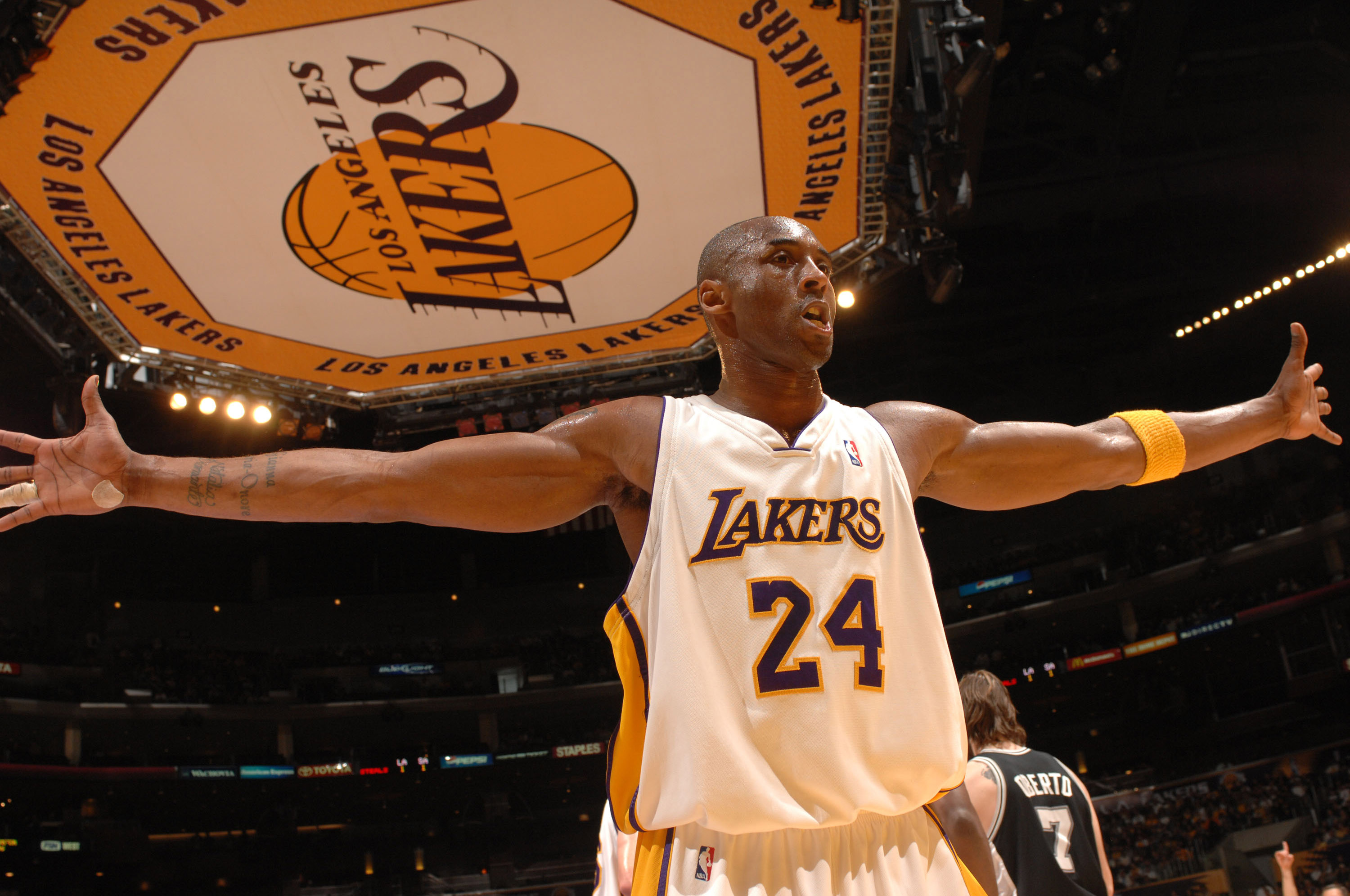 策略假设 策略假设