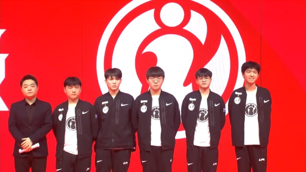 左侧倒伏柱 左侧倒伏柱